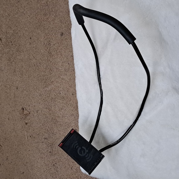 Hands Free Neck Phone Holder - Picture 2 of 9